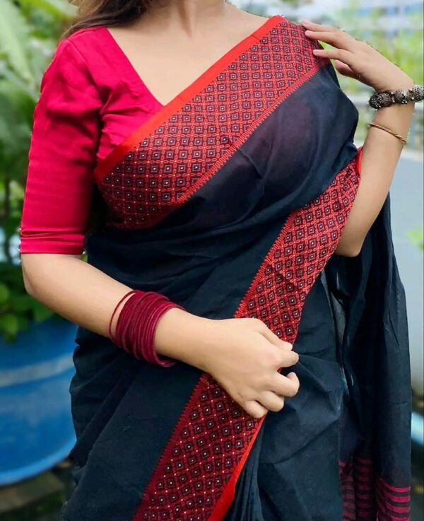 Black saree gift packag. টাঙ্গাইলের শাড়ি - Image 3